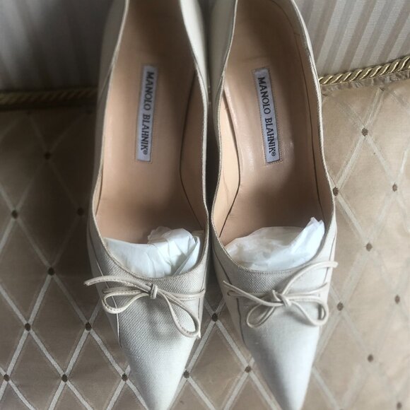Authentic Manolo Blahnik shoes 38 1/2 Ivory/Cream leather, Linen at toe/trim EUC - Picture 9 of 10